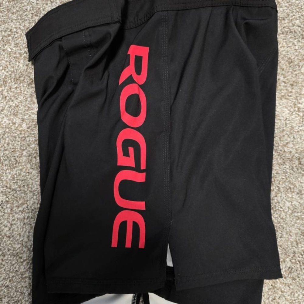 Rogue Fight Shorts 2.0 size 30 - Picture 3 of 4